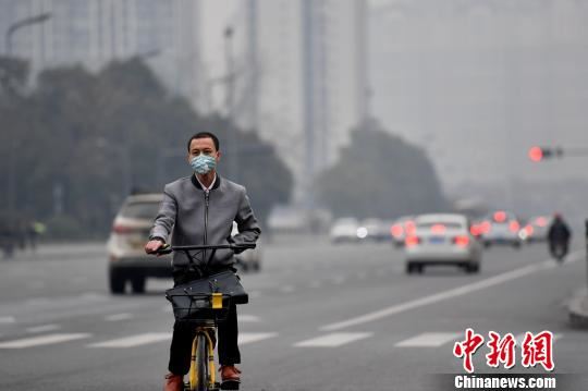 成都重污染天气预警升级为橙色