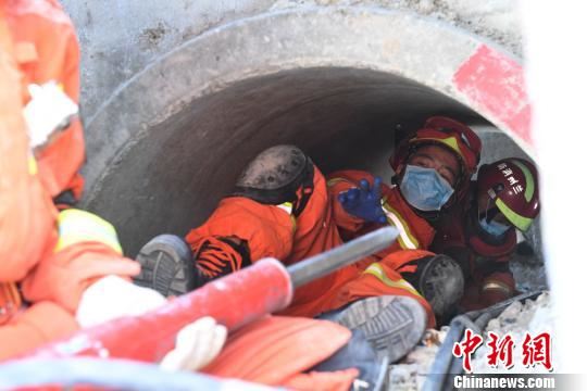 甘肃消防举行地震救援演练灾情复杂考验应变能力