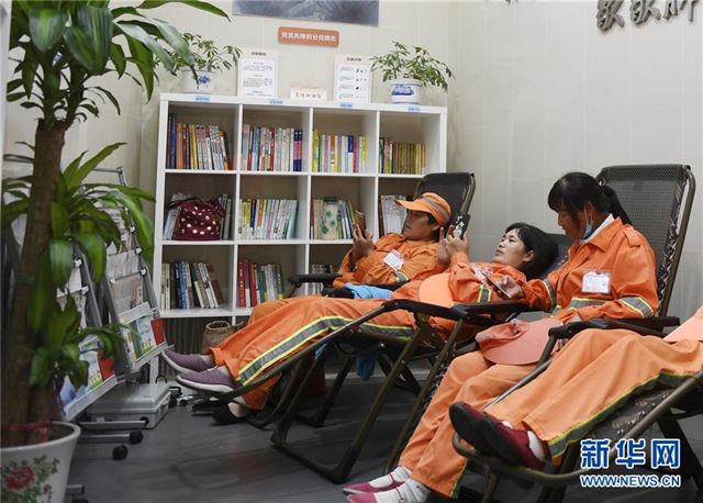 （社会）（4）杭州：3000多休息点供一线劳动者避高温