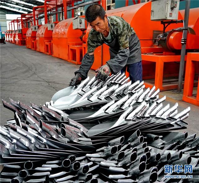 （经济）（2）河北滦南：小钢锹闯出国际大市场