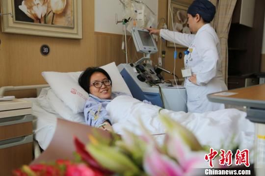 护士为男孩捐造血干细胞：他上辈子一定是我的孩子