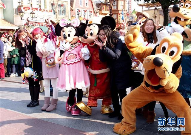 （社会）（2）上海迪士尼乐园推出系列“新年大餐”