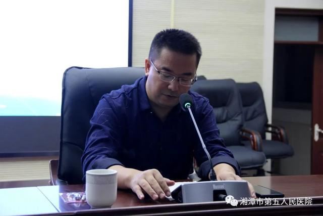 湘潭市五医院专家开展“世界精神卫生日”宣传