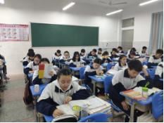湘机中学：朗朗书声溢校园