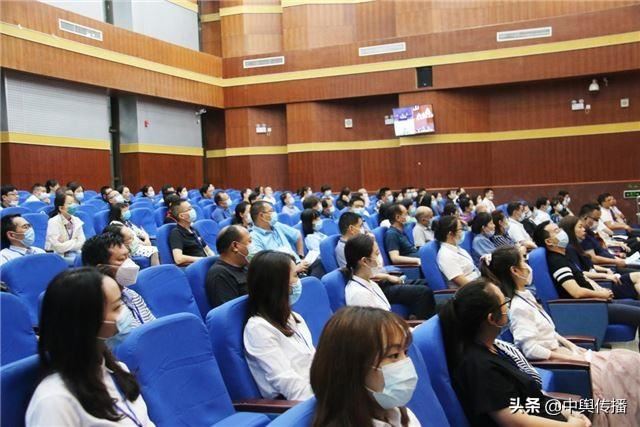 内江市直卫生健康系统领导干部旁听庭审 零距离接受警示教育