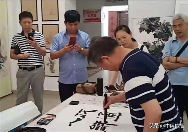 白马镇举办“中国共产党成立100周年”书画展暨惠民笔会活动